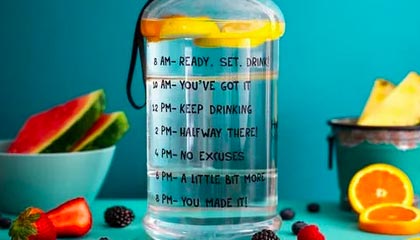 开云-铆足了劲！达米安·琼斯欲隔扣克里斯用力过猛砸飞