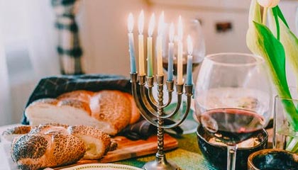 开云-铆足了劲！达米安·琼斯欲隔扣克里斯用力过猛砸飞